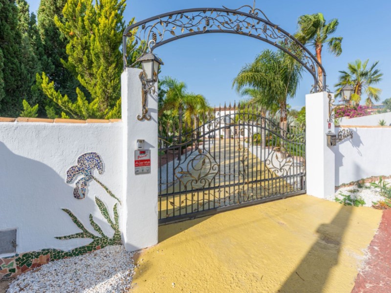 6 Bedrooms - Busot — 32/57