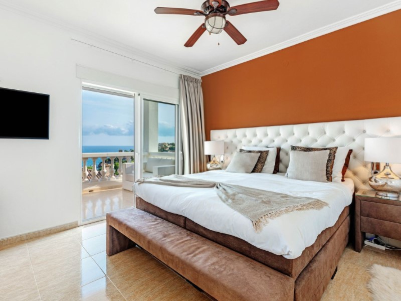 5 Bedrooms - El Campello — 24/76