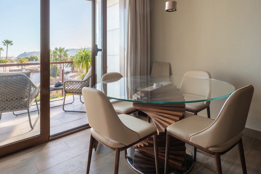 2 Bedrooms - — 12/37