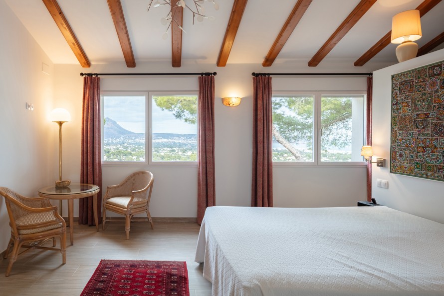 5 Bedrooms - — 17/35