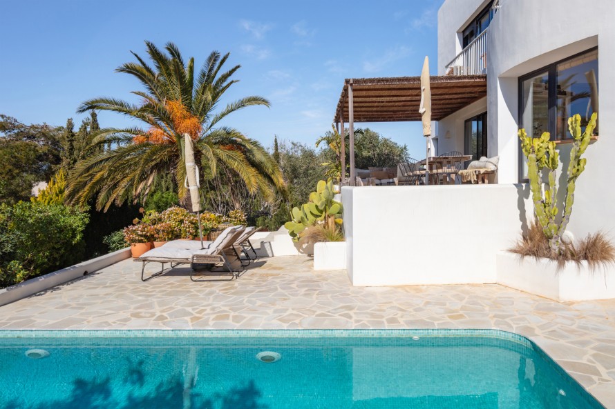 4 Bedrooms - — 34/50