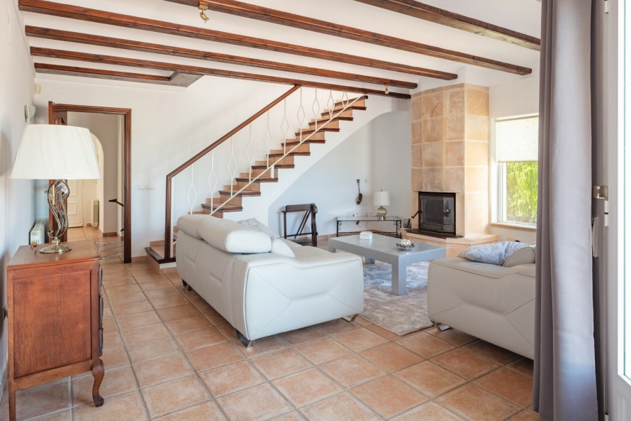 3 Bedrooms - — 4/40