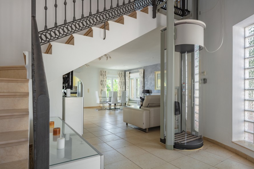 4 Bedrooms - — 4/36