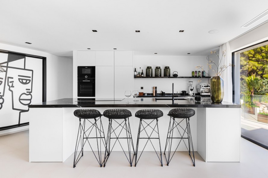 4 Bedrooms - — 9/13