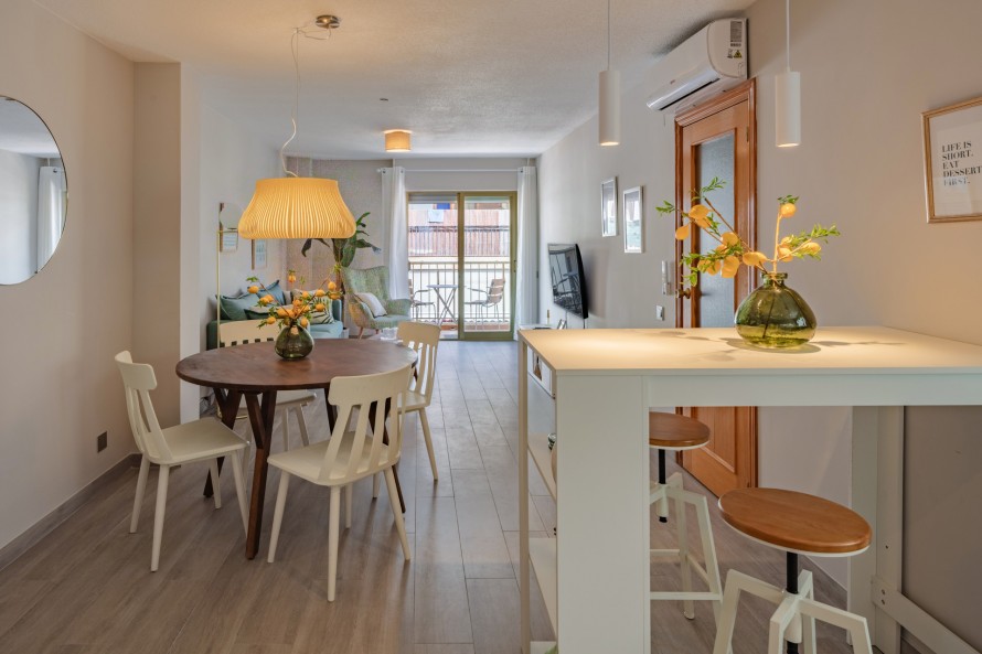 2 Bedrooms - — 11/21