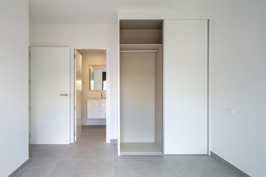 2 Bedrooms - — 17/24