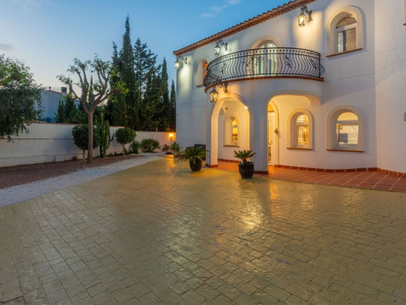 6 Bedrooms - Busot — 31/57