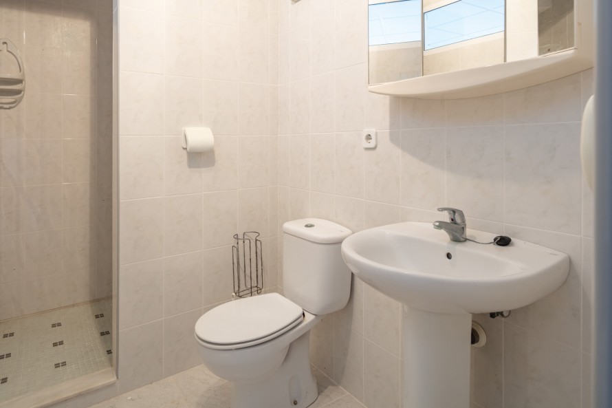 4 Bedrooms - — 20/33
