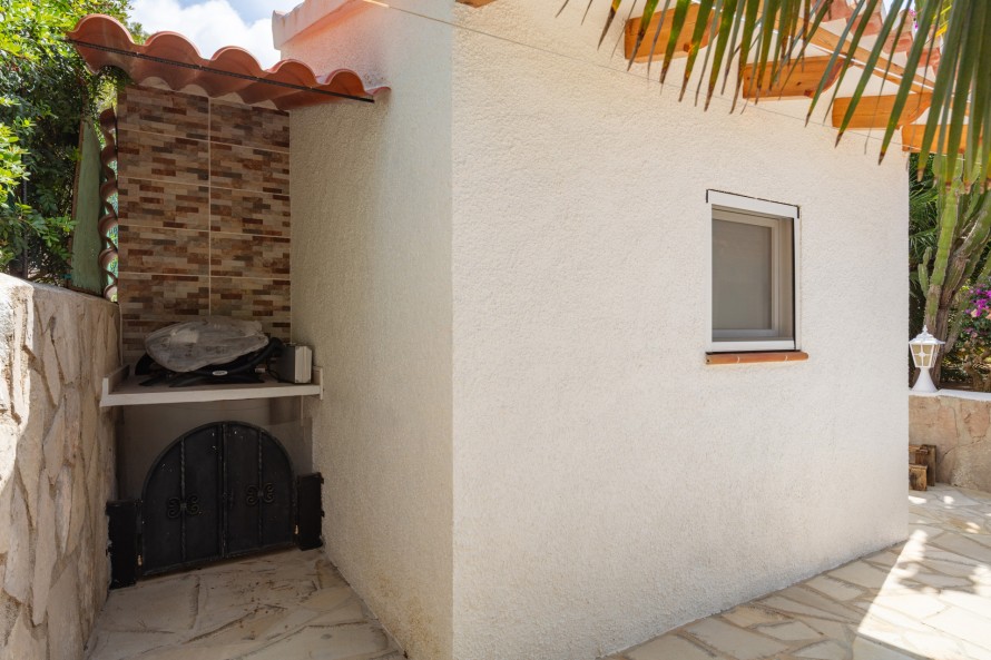 4 Bedrooms - — 27/36