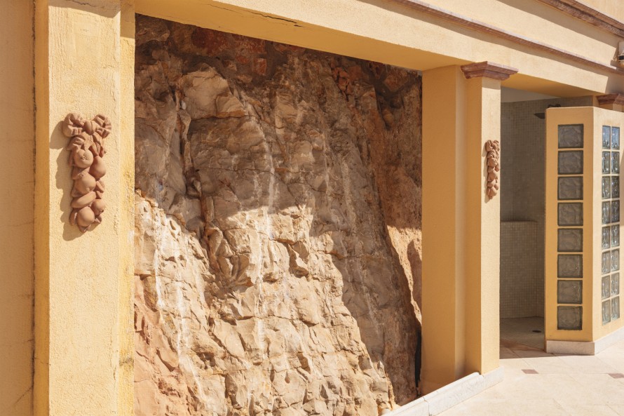 6 Bedrooms - — 28/35