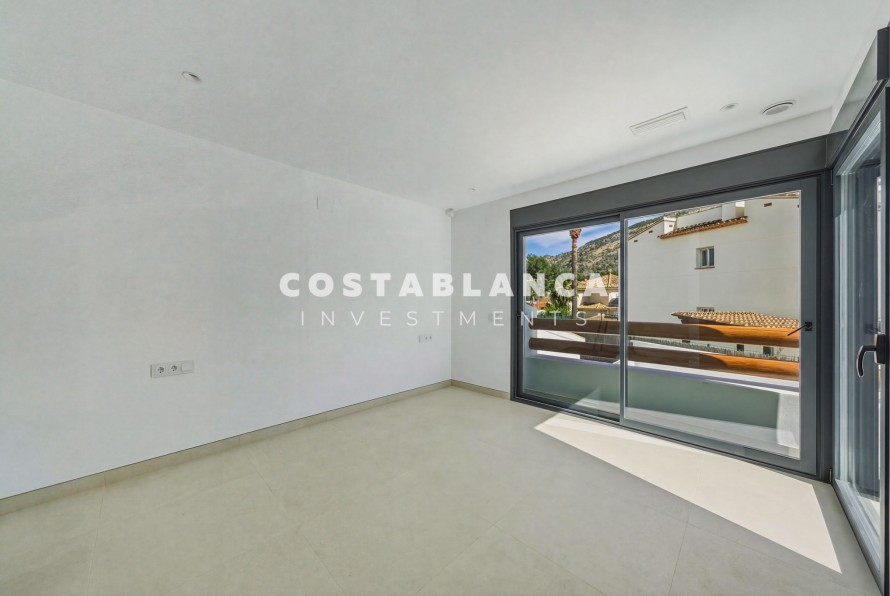 4 Dormitorios - Albir — 25/50