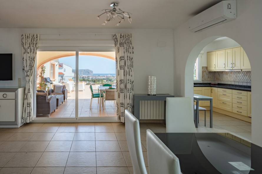4 Bedrooms - — 8/36