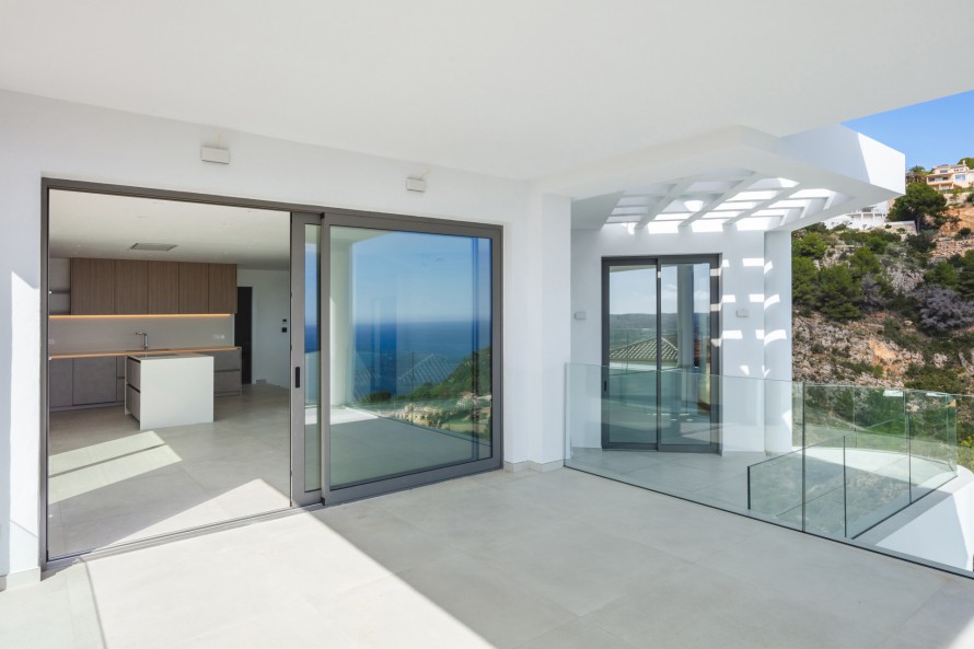 6 Bedrooms - — 11/31