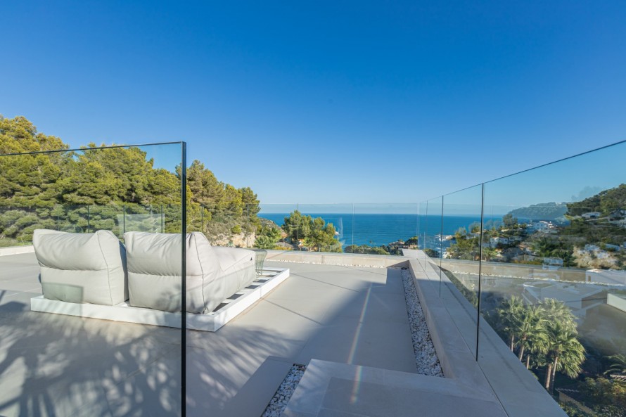 4 Bedrooms - — 2/13