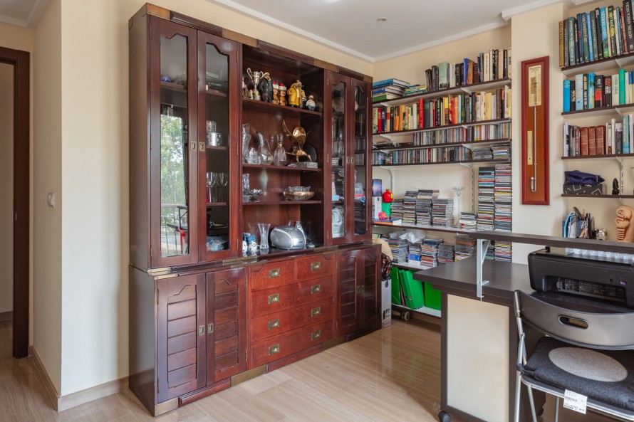 2 Bedrooms - — 17/25