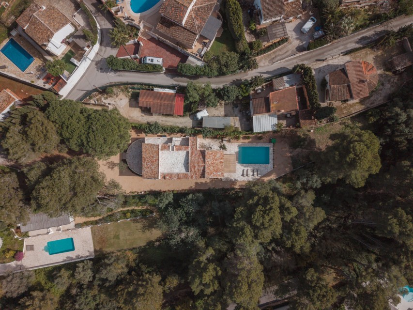 5 Bedrooms - — 48/48