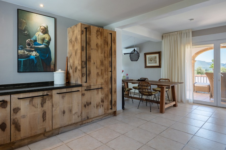 7 Bedrooms - — 11/47