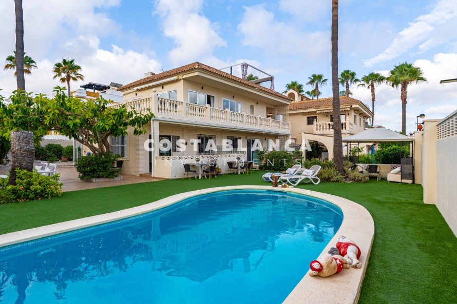 15 Dormitorios - Albir — 3/40