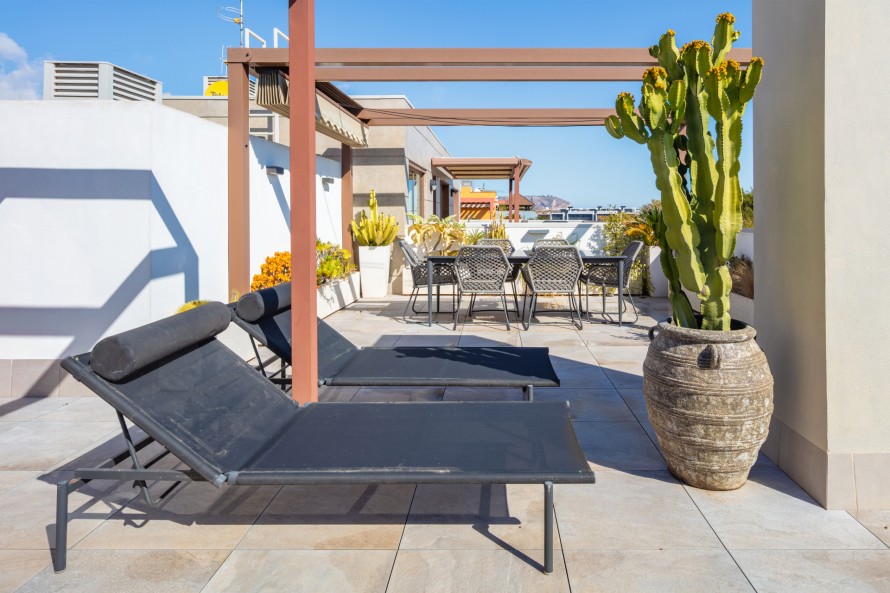 2 Bedrooms - — 28/37