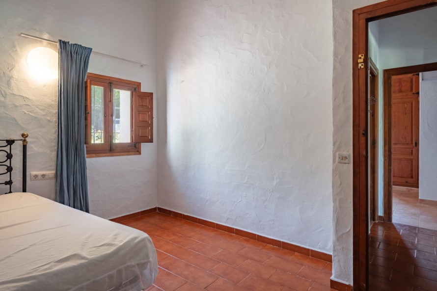 3 Bedrooms - — 16/26