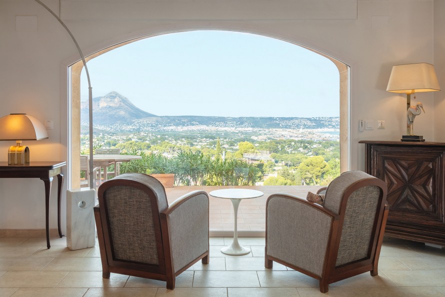 5 Bedrooms - — 11/35