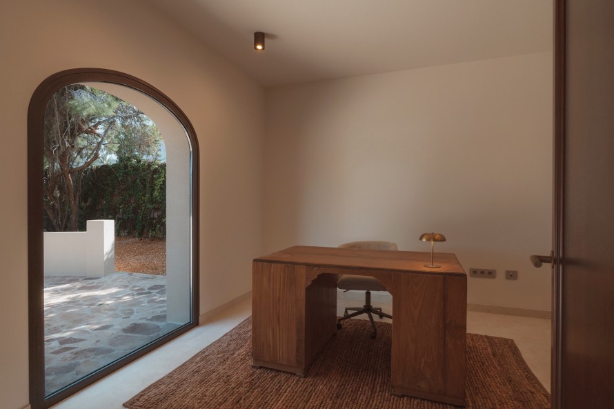 5 Bedrooms - — 17/48