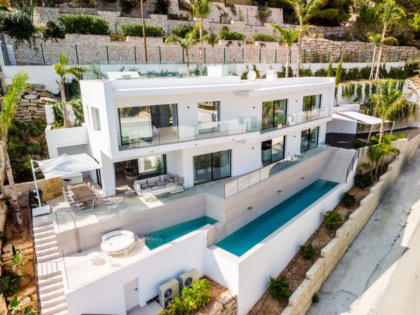 4 Bedrooms - — 3/13