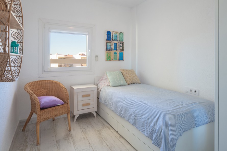 3 Bedrooms - — 10/22