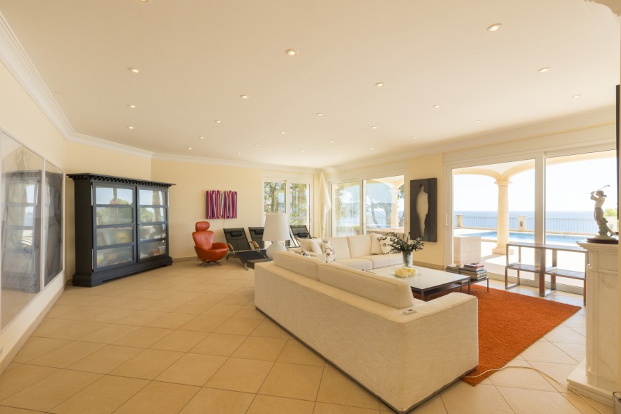 7 Bedrooms - — 14/29