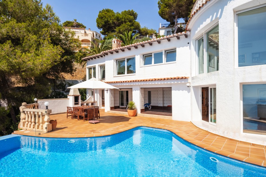 5 Bedrooms - — 2/34
