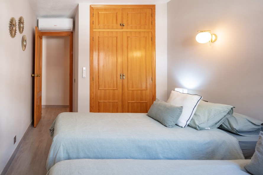2 Bedrooms - — 15/21