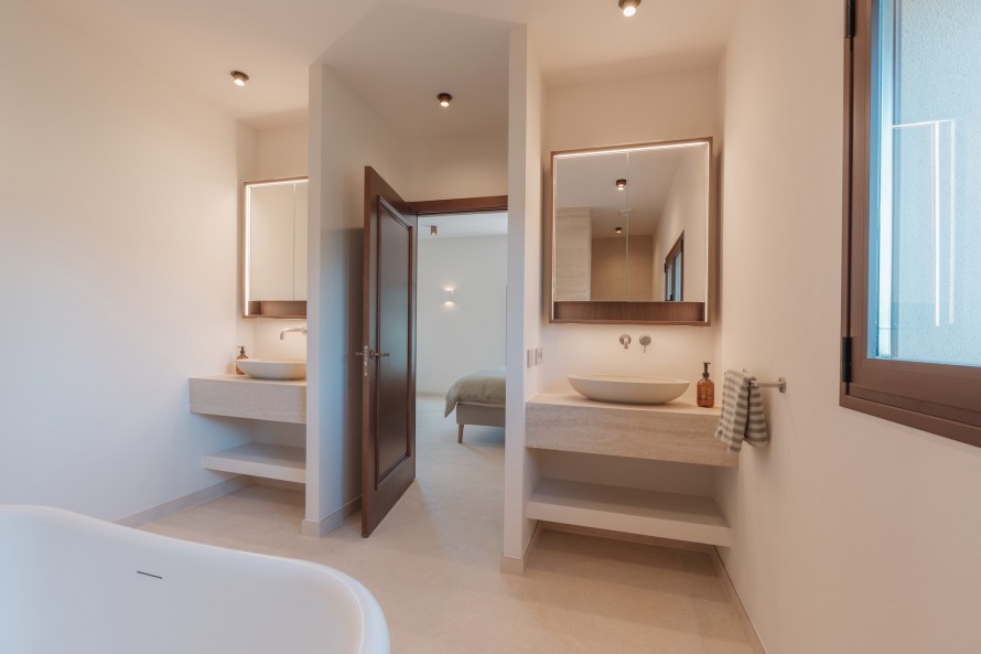 5 Bedrooms - — 22/48