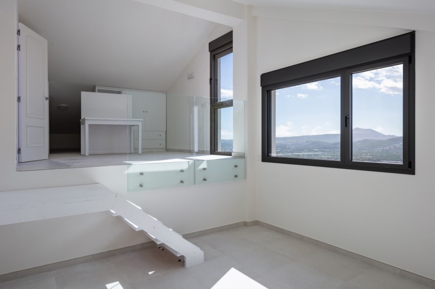 6 Bedrooms - — 15/31