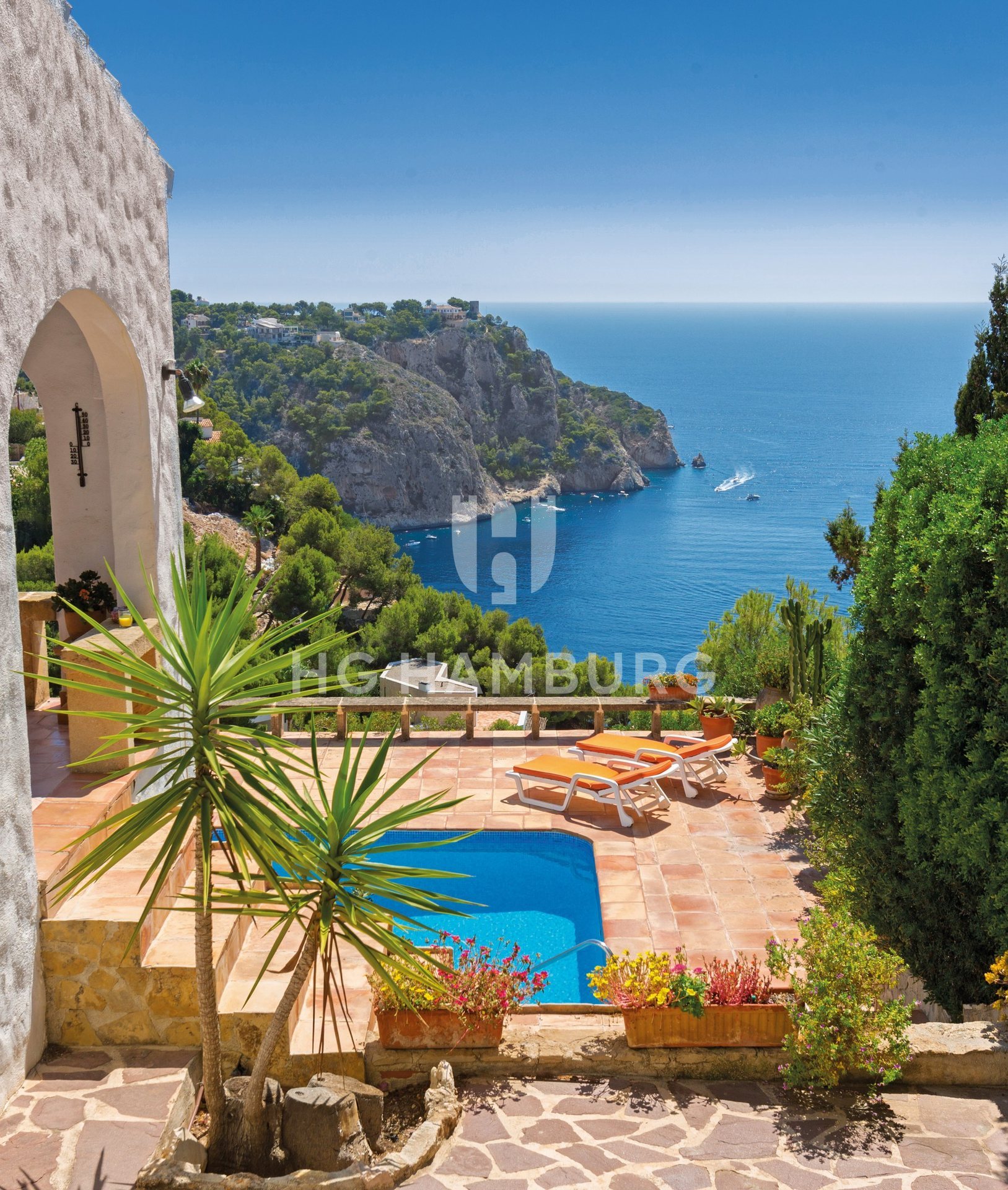 The same villa, above the cliffs (issue 312)