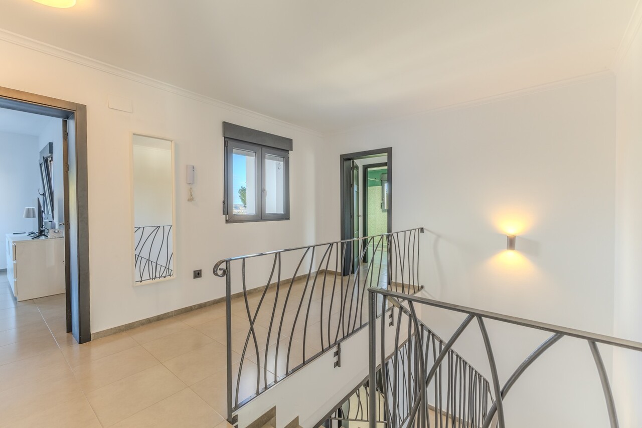 6 Bedrooms - Jávea — 27/50