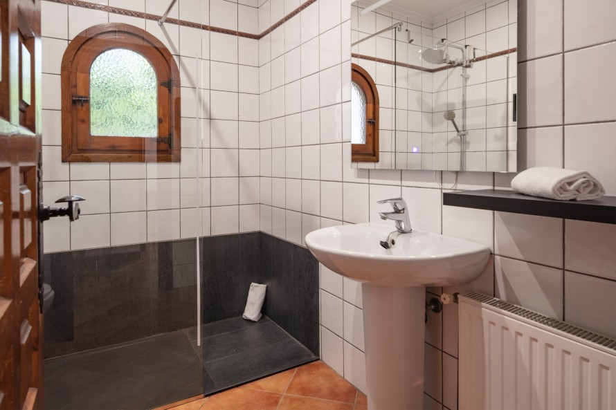 3 Bedrooms - — 14/30