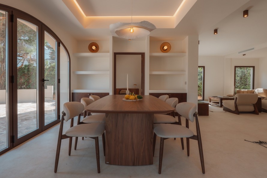 5 Bedrooms - — 9/48