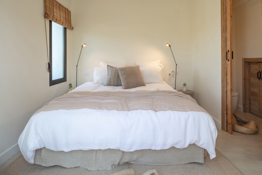 4 Bedrooms - — 23/50