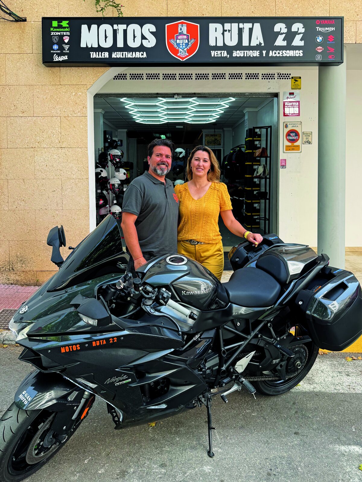De winkel voor motoren en accessoires, geopend in juni 2025
