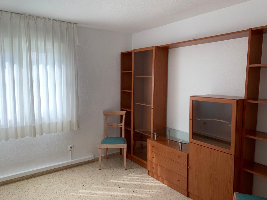4 Bedrooms - — 3/20