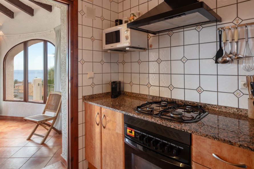 3 Bedrooms - — 12/30