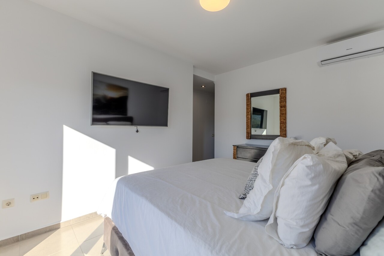 6 Bedrooms - Jávea — 39/50