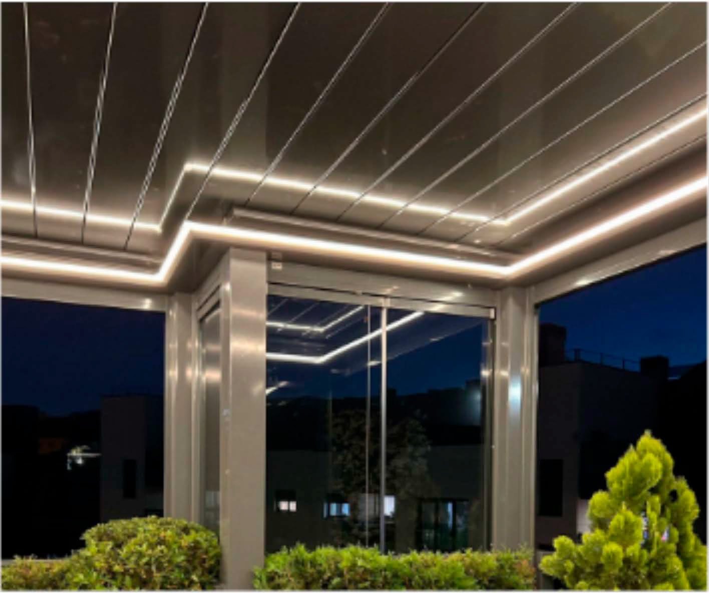 Pergola met geïntegreerde led-verlichting
