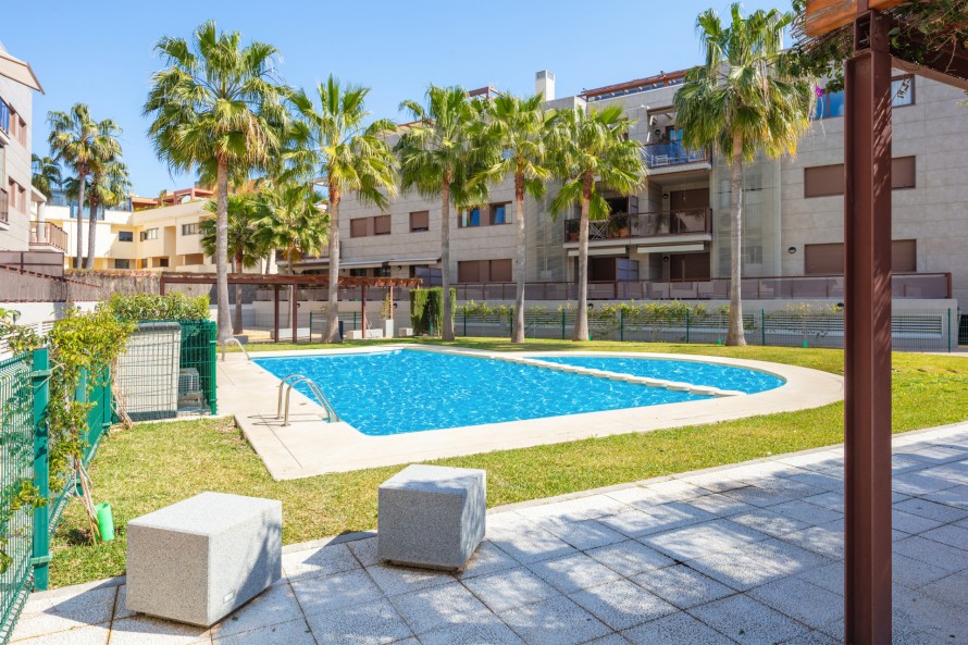 2 Bedrooms - — 33/37