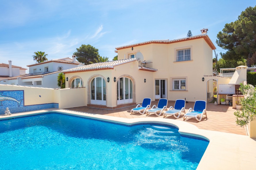 3 Bedrooms - — 2/40
