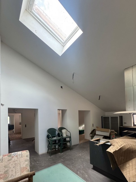 12 Bedrooms - — 41/50