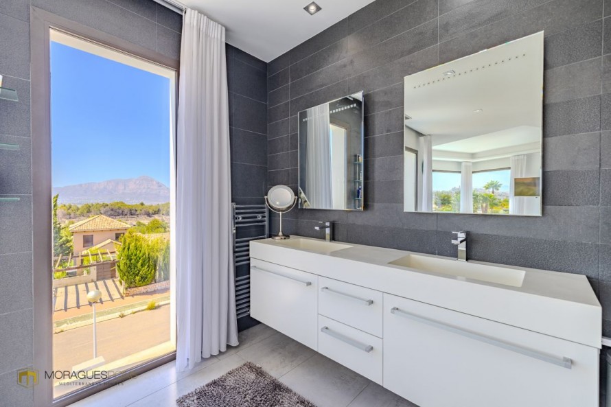5 Bedrooms - Jávea — 38/50
