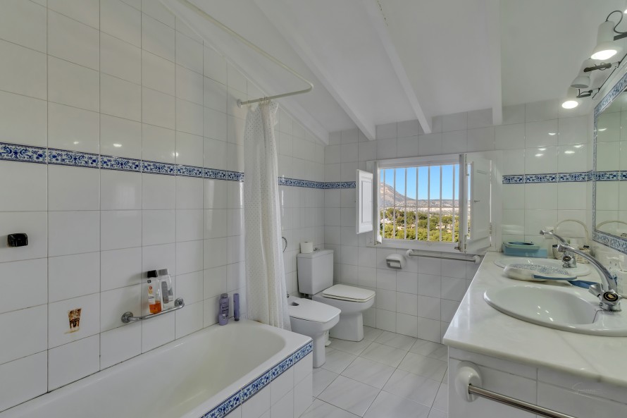 8 Dormitorios - Jávea / Xàbia — 36/48