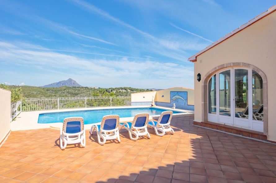 3 Bedrooms - — 20/40
