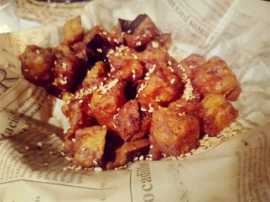 « Mansas japo » : aubergine en tempura, teriyaki et sésame